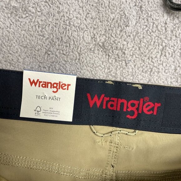 NEW Wrangler Men's 36x34 Tech Pant Regular Fit Cargo Outdoor UPF 50 - Picture 7 of 9